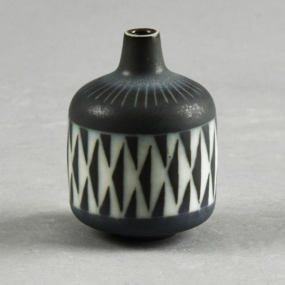 Gunnar Nylund for Rorstrand, Miniature stoneware vase E7082 - Freeforms