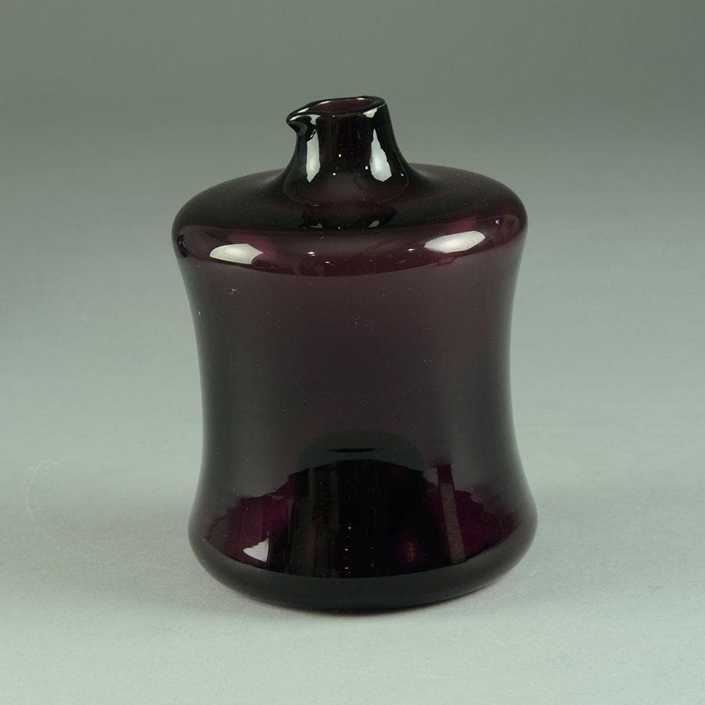 i-glass decanter in purple by Timo Sarpaneva A2011 - Freeforms