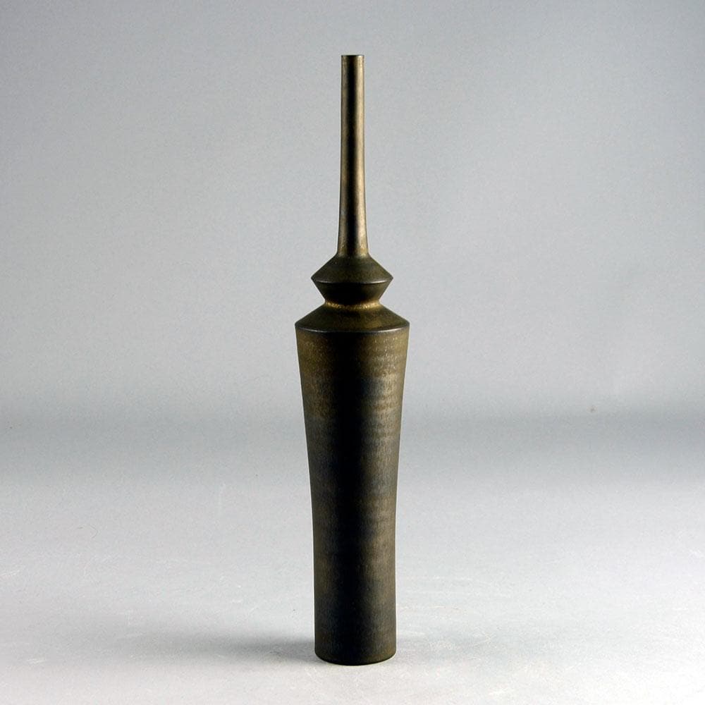 Ian Rylatt, bottle vase form with brown glaze D6296 - Freeforms