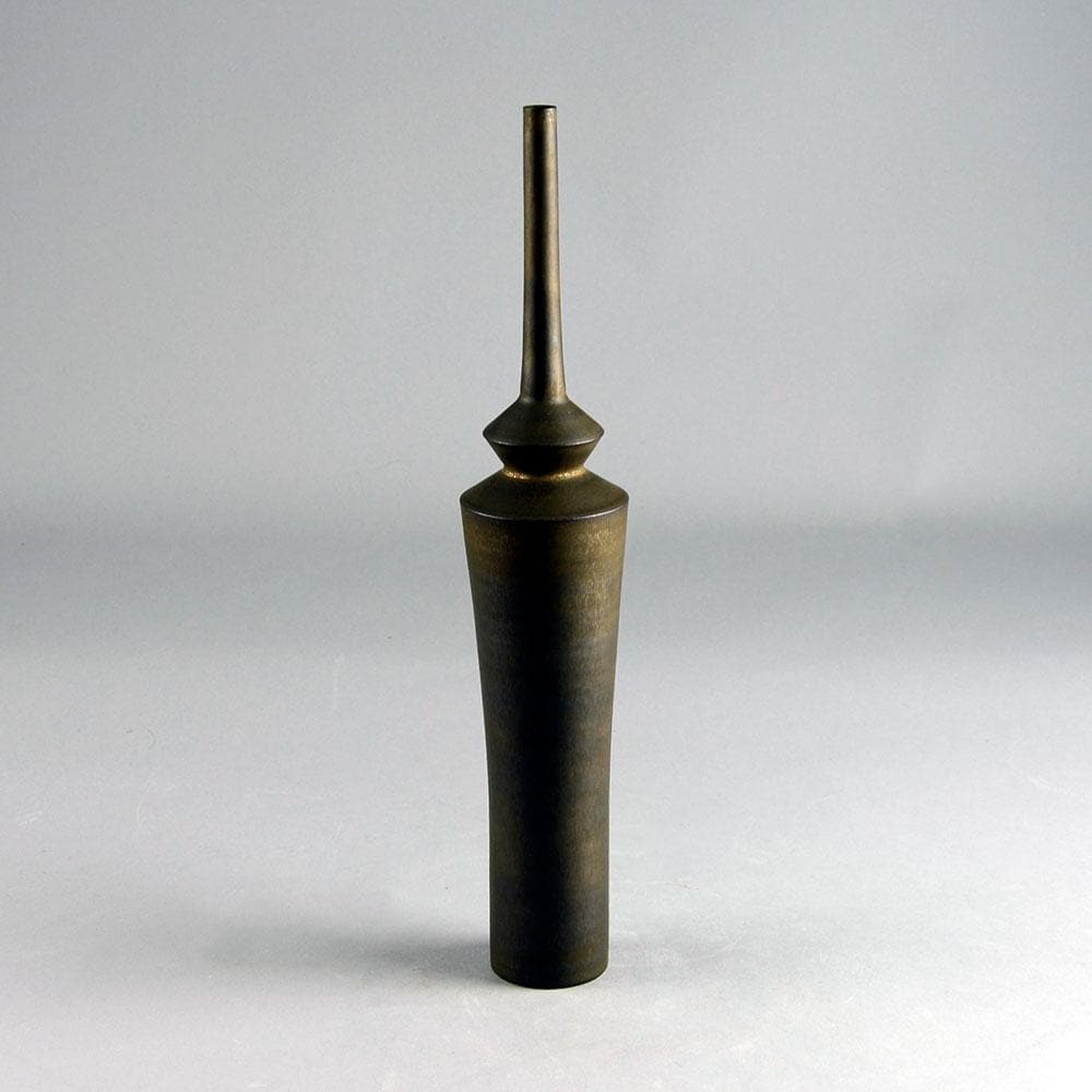 Ian Rylatt, bottle vase form with brown glaze D6296 - Freeforms