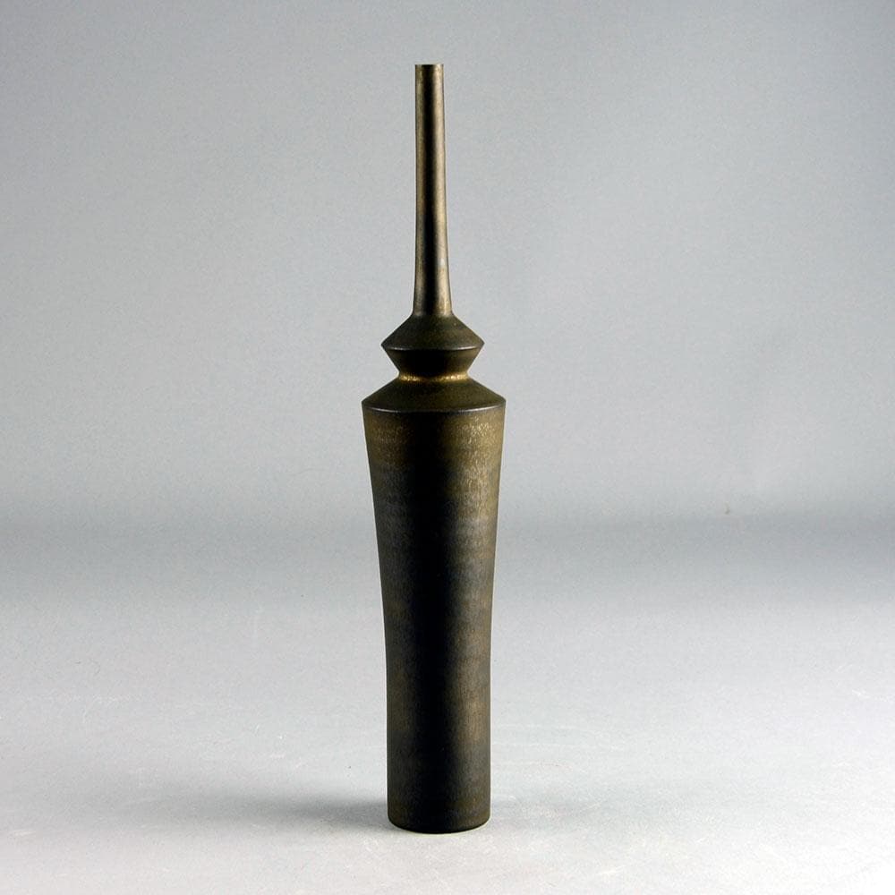 Ian Rylatt, bottle vase form with brown glaze D6296 - Freeforms