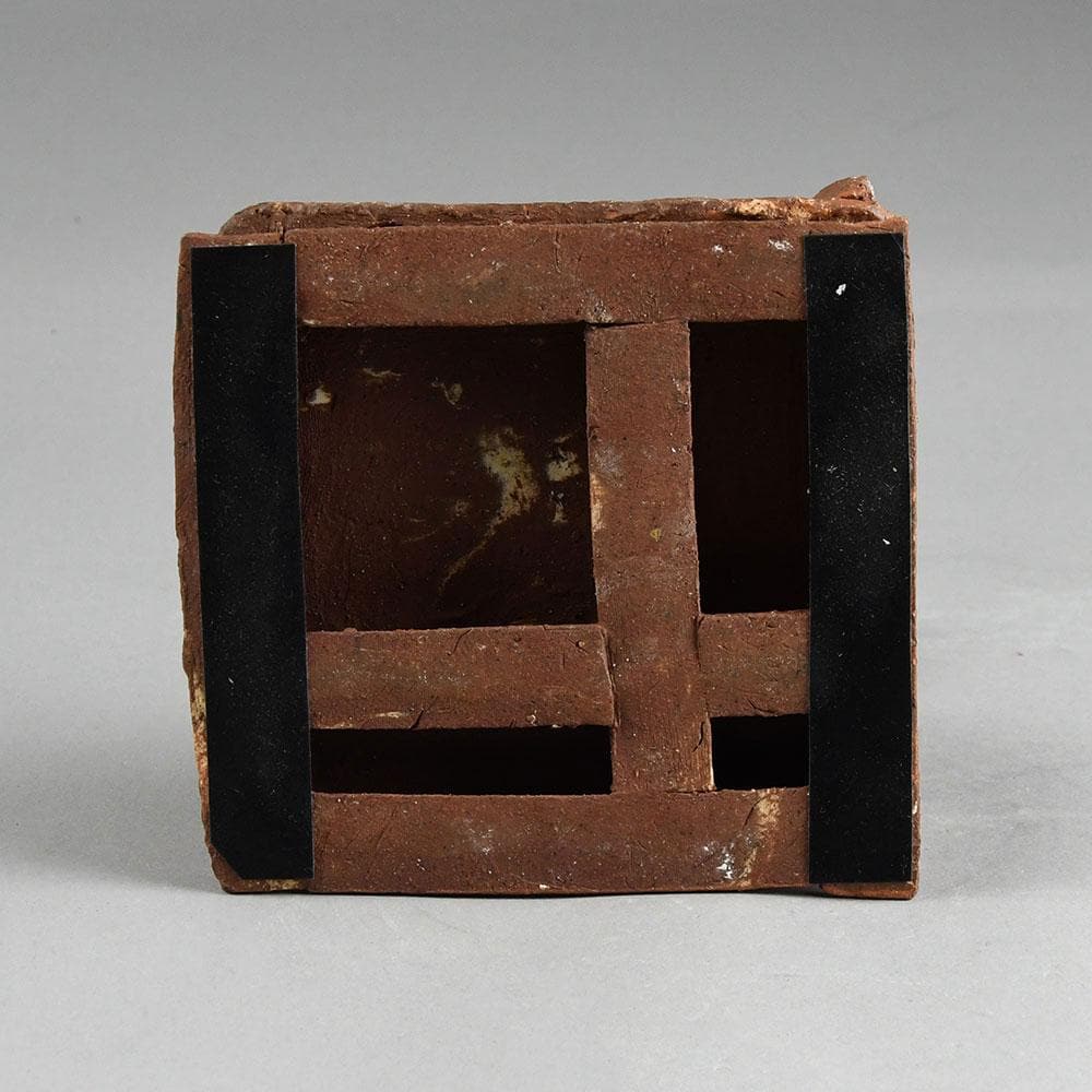 Kneeling figure by Mo Jupp E7390 - Freeforms