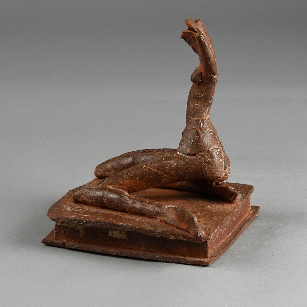 Kneeling figure by Mo Jupp E7390 - Freeforms