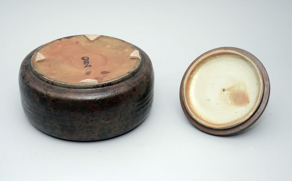 Lidded jar by Ove Larson for Bing & Grøndahl N2261 - Freeforms