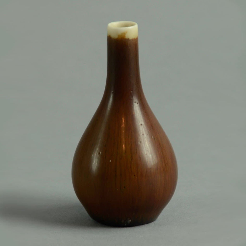 Miniature stoneware vase by Carl Harry Stålhane N9247 - Freeforms