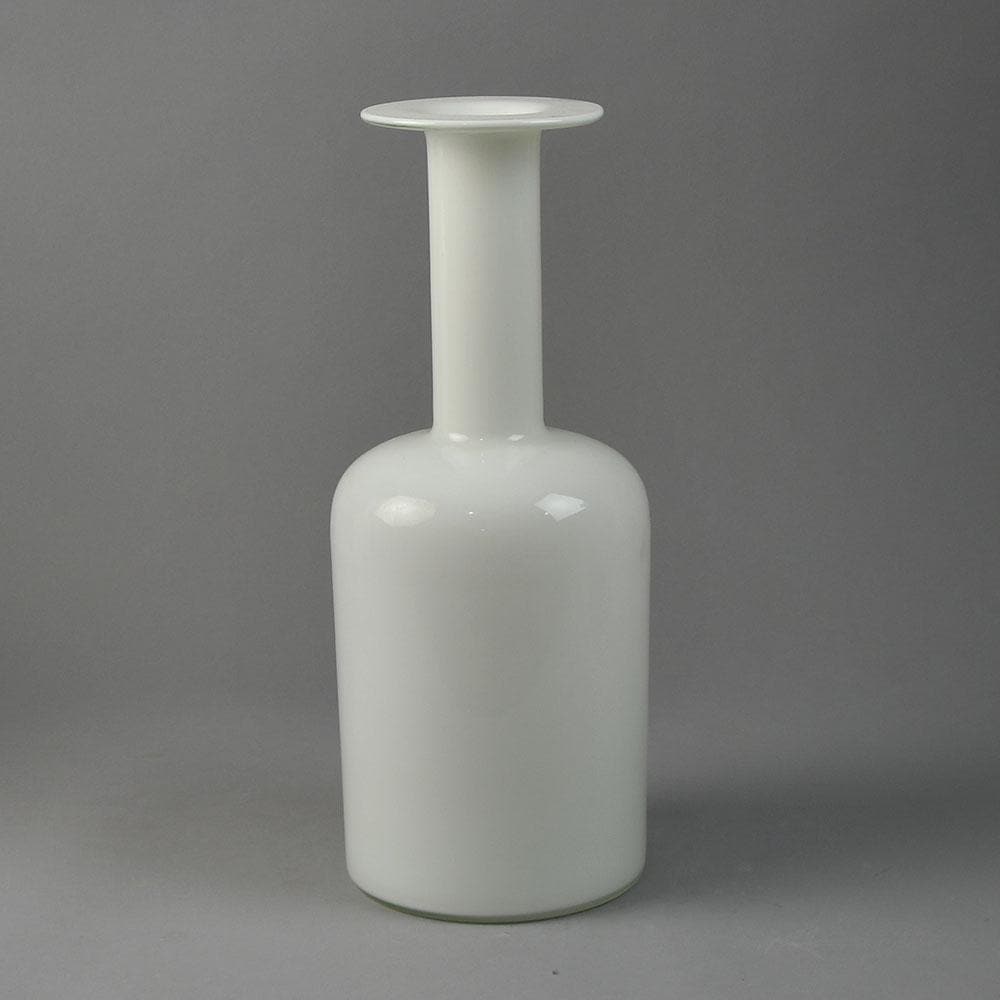 Otto Brauer for Holmegaard, Denmark, "Gulvvase" in white glass D6010 - Freeforms