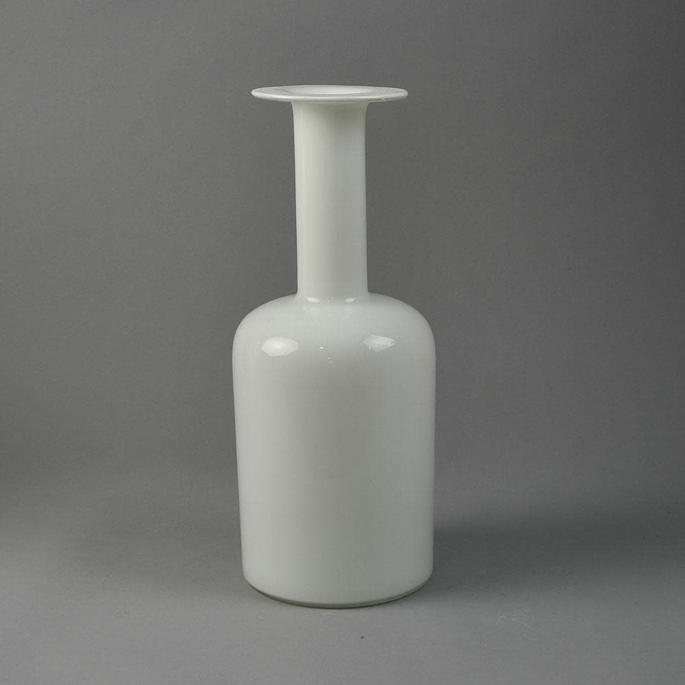 Otto Brauer for Holmegaard, Denmark, "Gulvvase" in white glass D6010 - Freeforms
