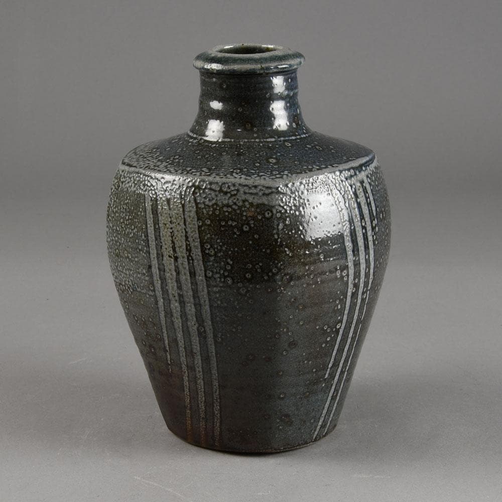 Phil Rogers, own studio, UK unique stoneware vaase with semi-gloss gray glaze E7387 - Freeforms