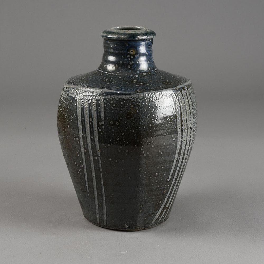 Phil Rogers, own studio, UK unique stoneware vaase with semi-gloss gray glaze E7387 - Freeforms