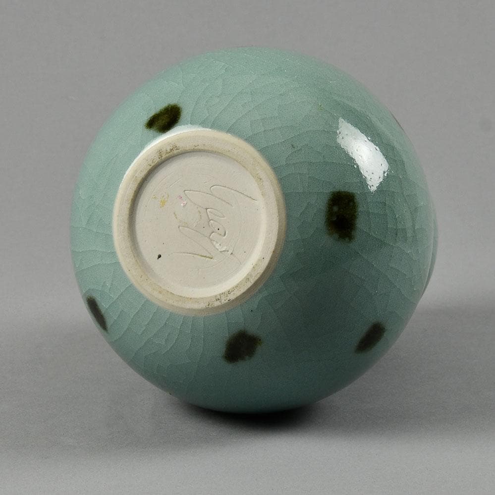 Poh Chap Yeap, UK, double gourd vase with celadon glaze F8303 - Freeforms