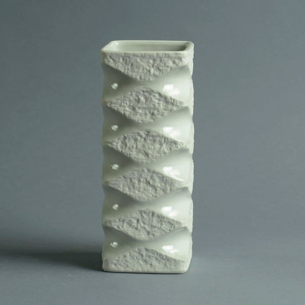 porcelain-op-art-vase-by-ernst