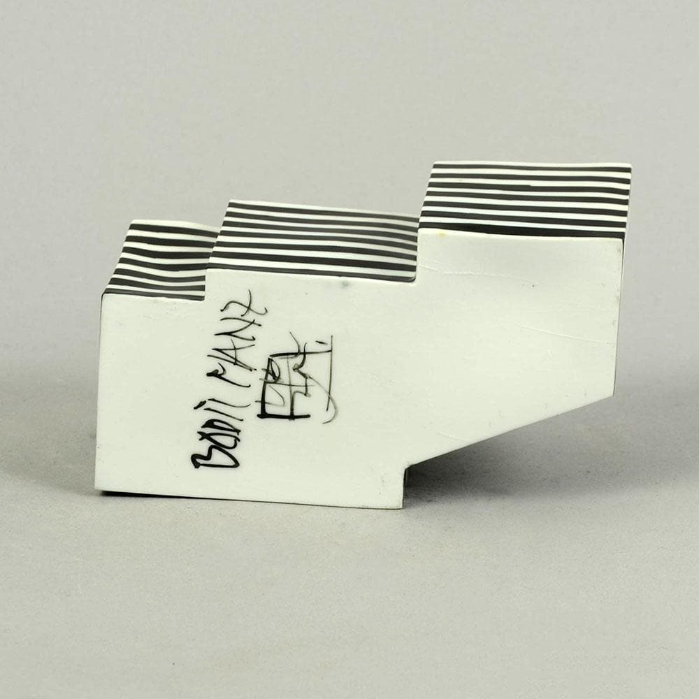 Porcelain sculptural bowl by Bodil Manz C5285 - Freeforms