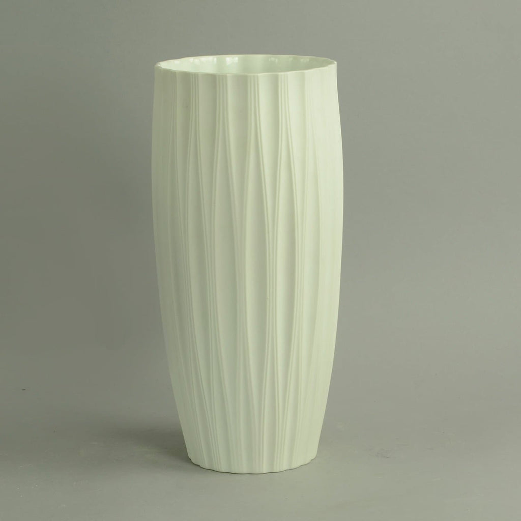Porcelain vase by Lorenz Hutschenreuther C5091 - Freeforms