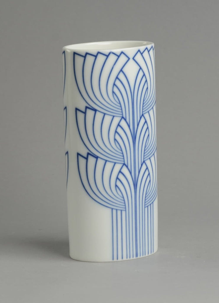 Porcelain vase with glossy white glaze with blue line decoration by Rosenthal B3668 - Freeforms