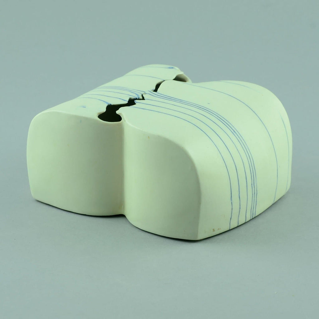 Sculptural vessel by Elisabeth Schaffer, D6041 - Freeforms
