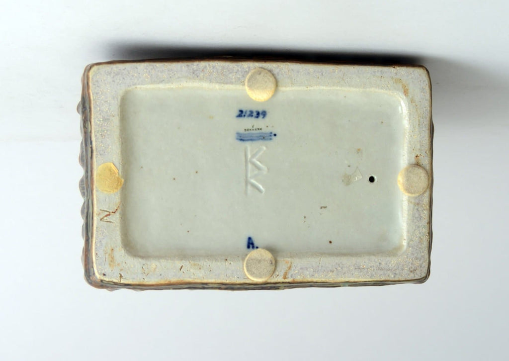 Sculpture of Doe and Fawn by Knud Kyhn for Royal Copenhagen N3811 - Freeforms