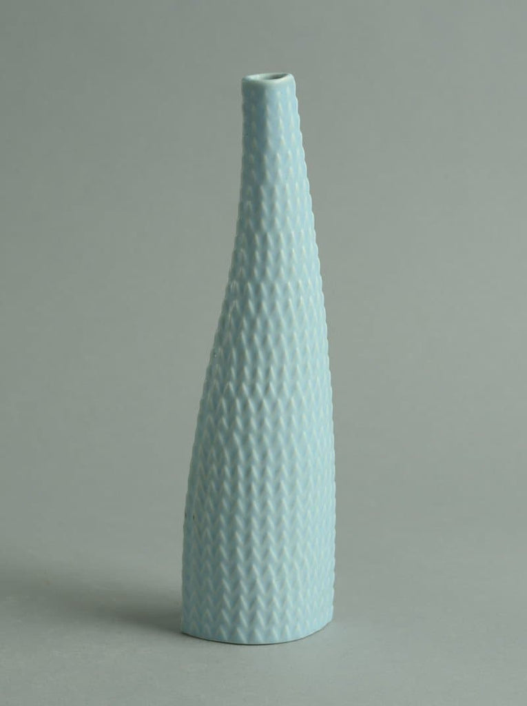 Short "Reptil" vase with pale blue glaze by Stig Lindberg B3323 - Freeforms