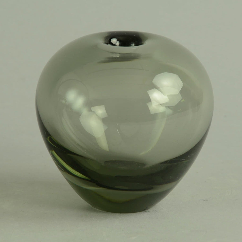 Small gray glass vase by Holmegaard N7891 - Freeforms