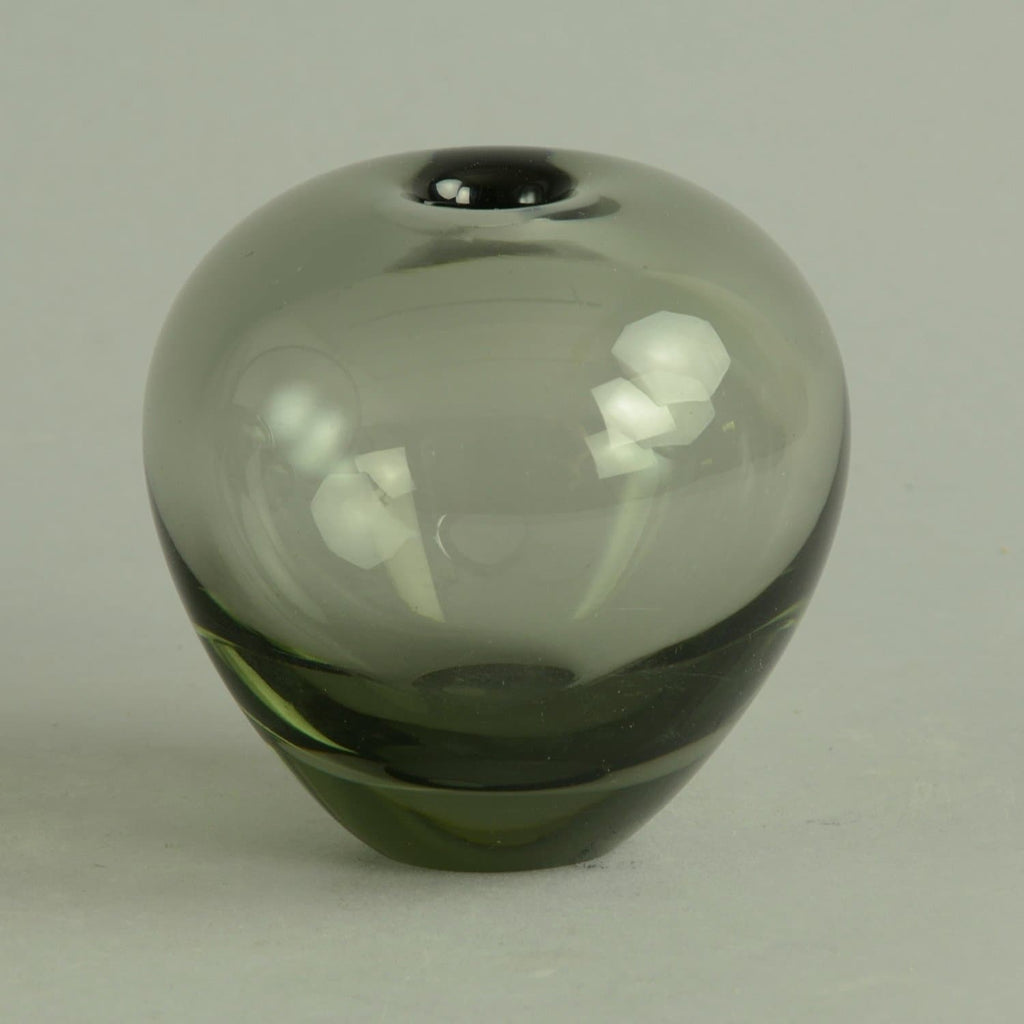 Small gray glass vase by Holmegaard N7891 - Freeforms