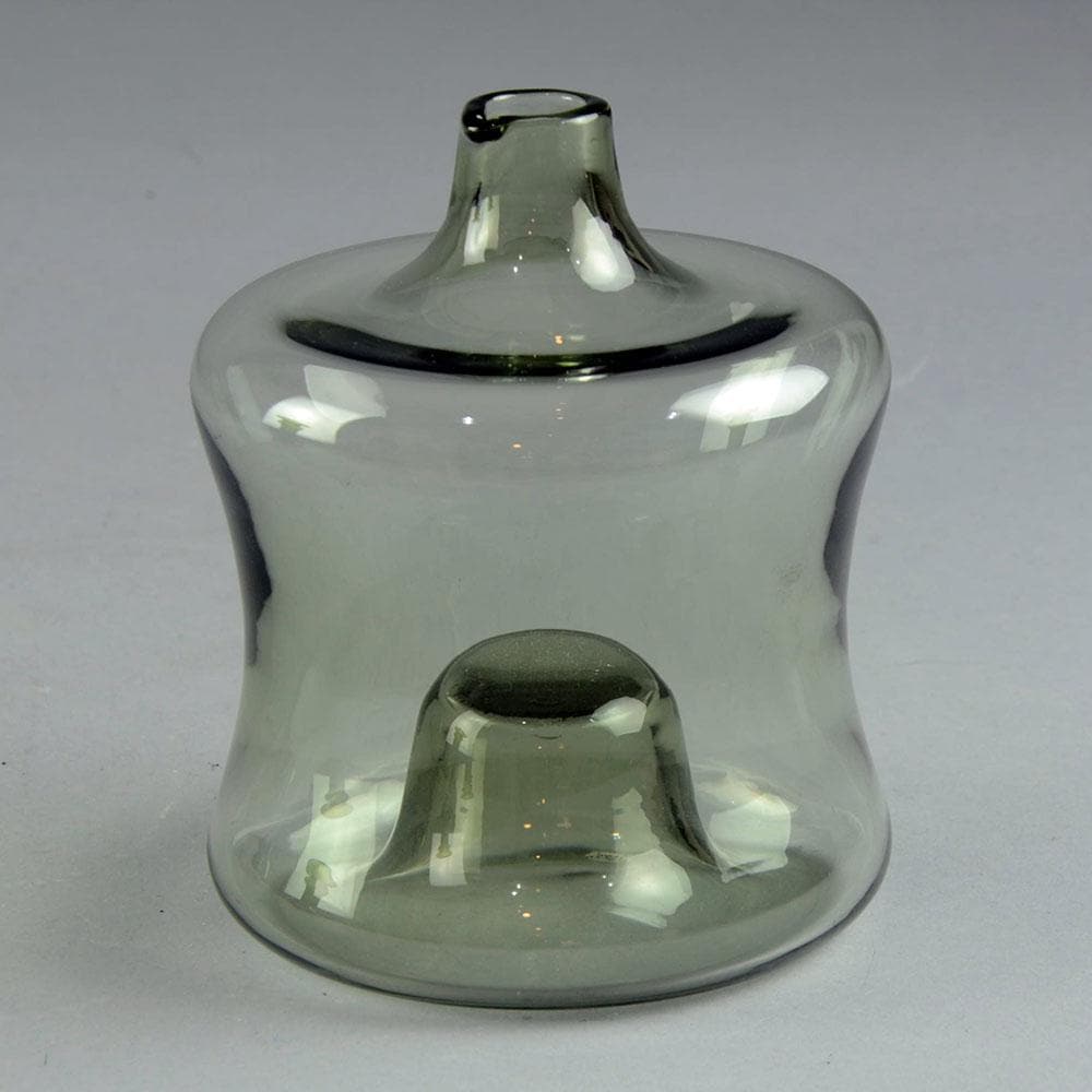 Stacking i-glass decanters in gray by Timo Sarpaneva for Iittala N8040 and N8039 - Freeforms