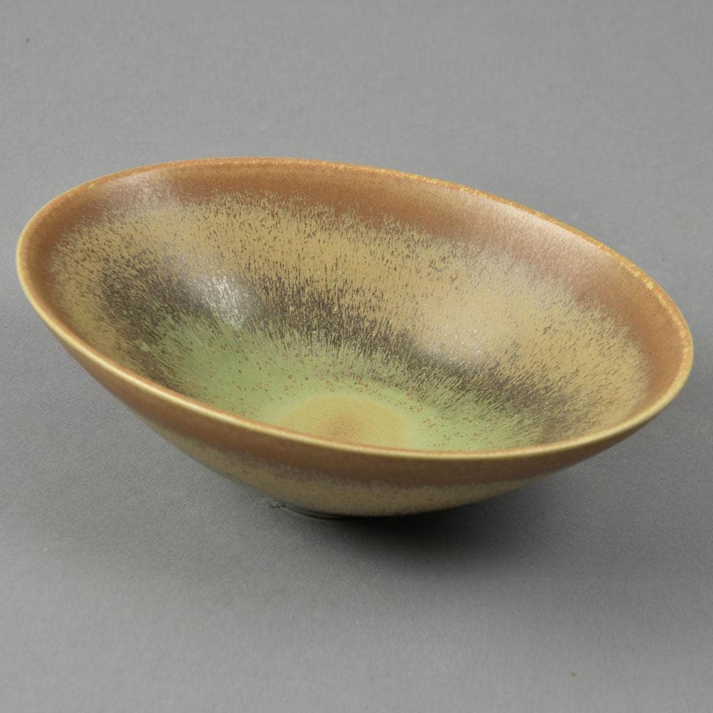 Stig Lindberg for Gustavsberg, shallow bowl with brown glaze E7376 - Freeforms