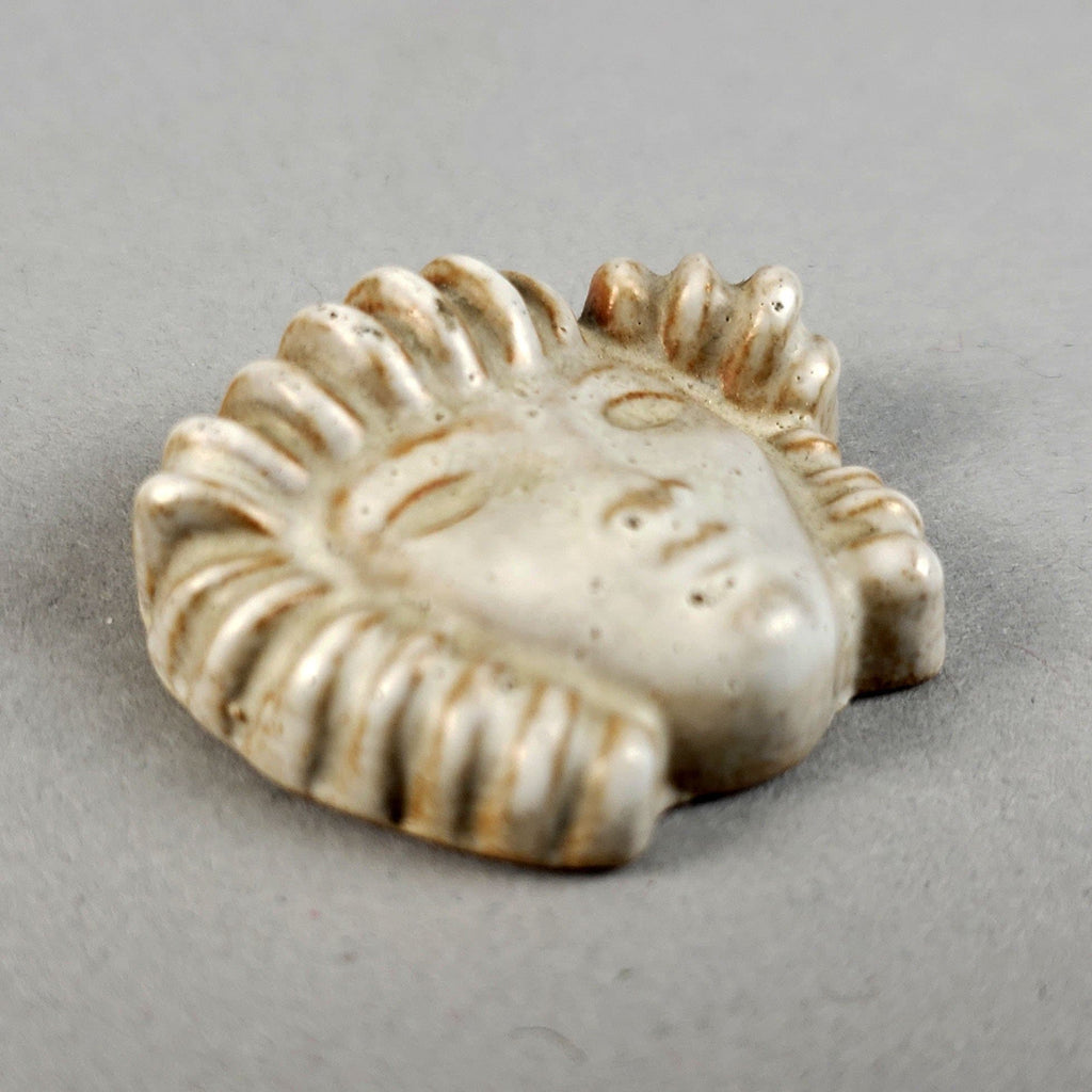 Stig Lindberg for Gustavsberg, stoneware button, woman's face with off white glaze G9014 - Freeforms