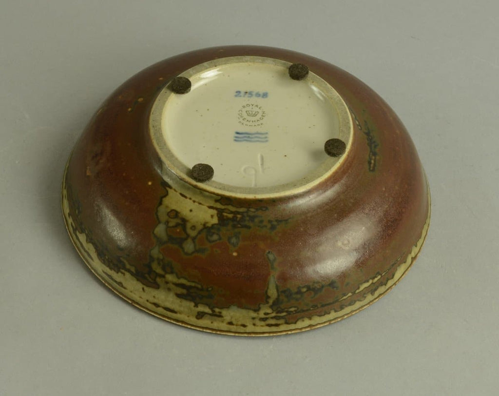 Stoneware bowl with pine cone illustration by Gerd Bogelund N6349 - Freeforms