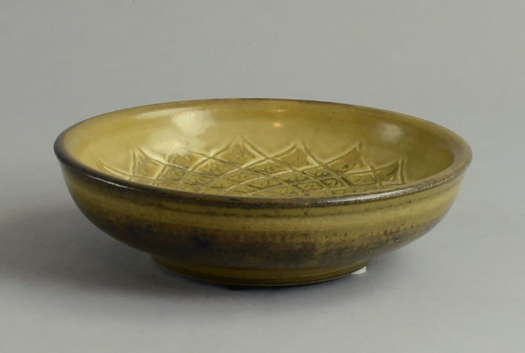 Stoneware bowl with semi gloss golden brown glaze by Gerd Bogelund N8532 - Freeforms