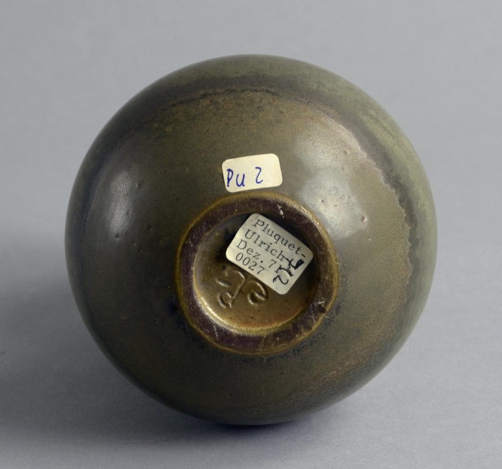 Stoneware double gourd vase by Elizabeth Pluquet-Ulrich A1345 - Freeforms