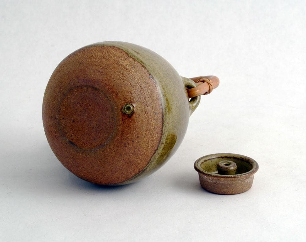 Stoneware teapot by Joanna Constantinidis N8104 - Freeforms