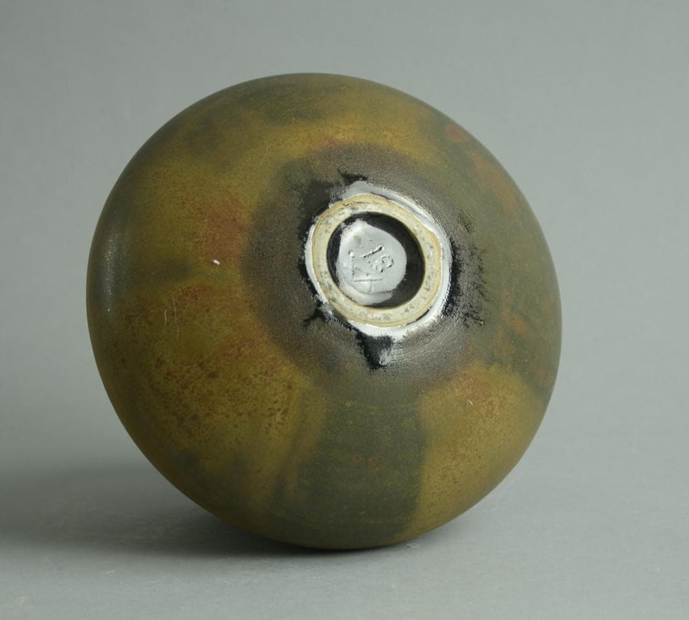 Stoneware vase by Christine Atmer de Reig A1341 - Freeforms