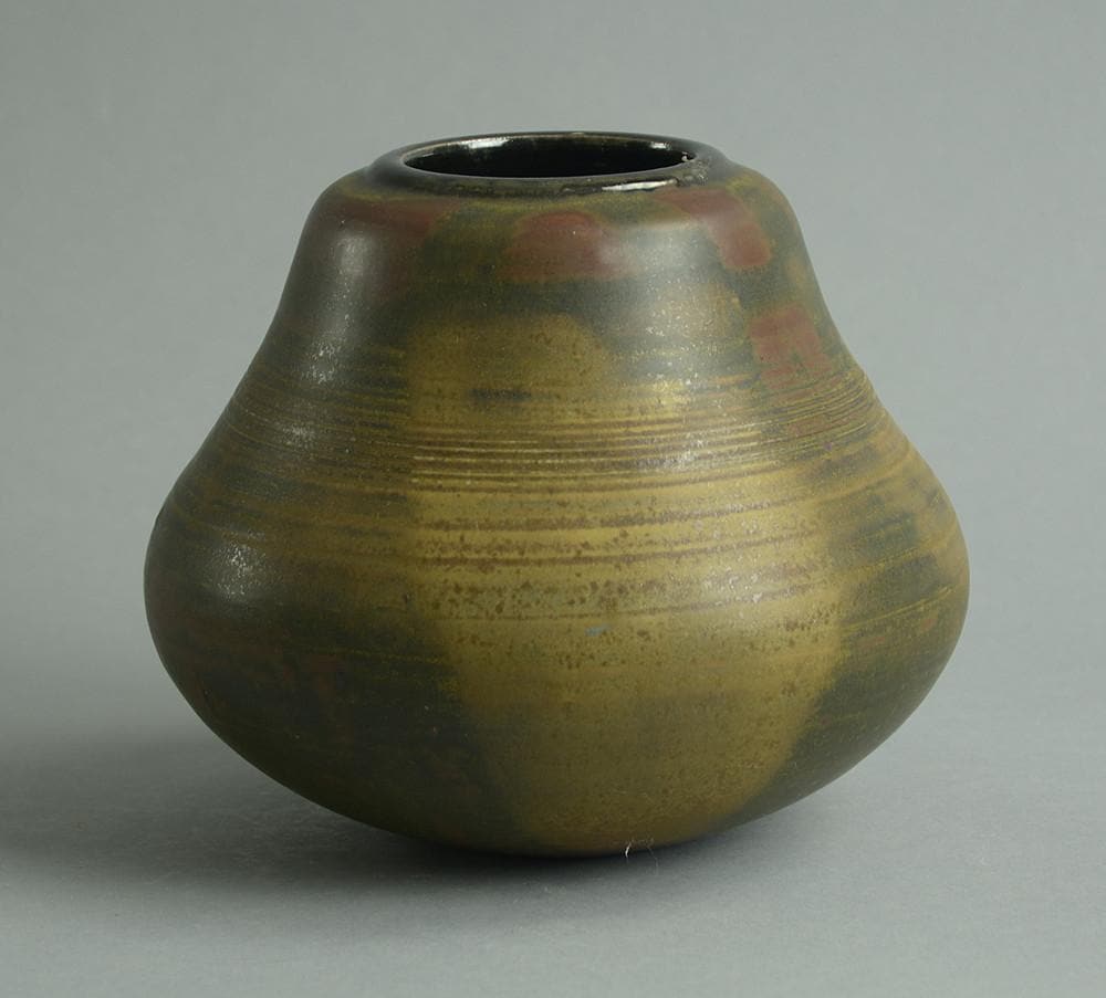 Stoneware vase by Christine Atmer de Reig A1341 - Freeforms