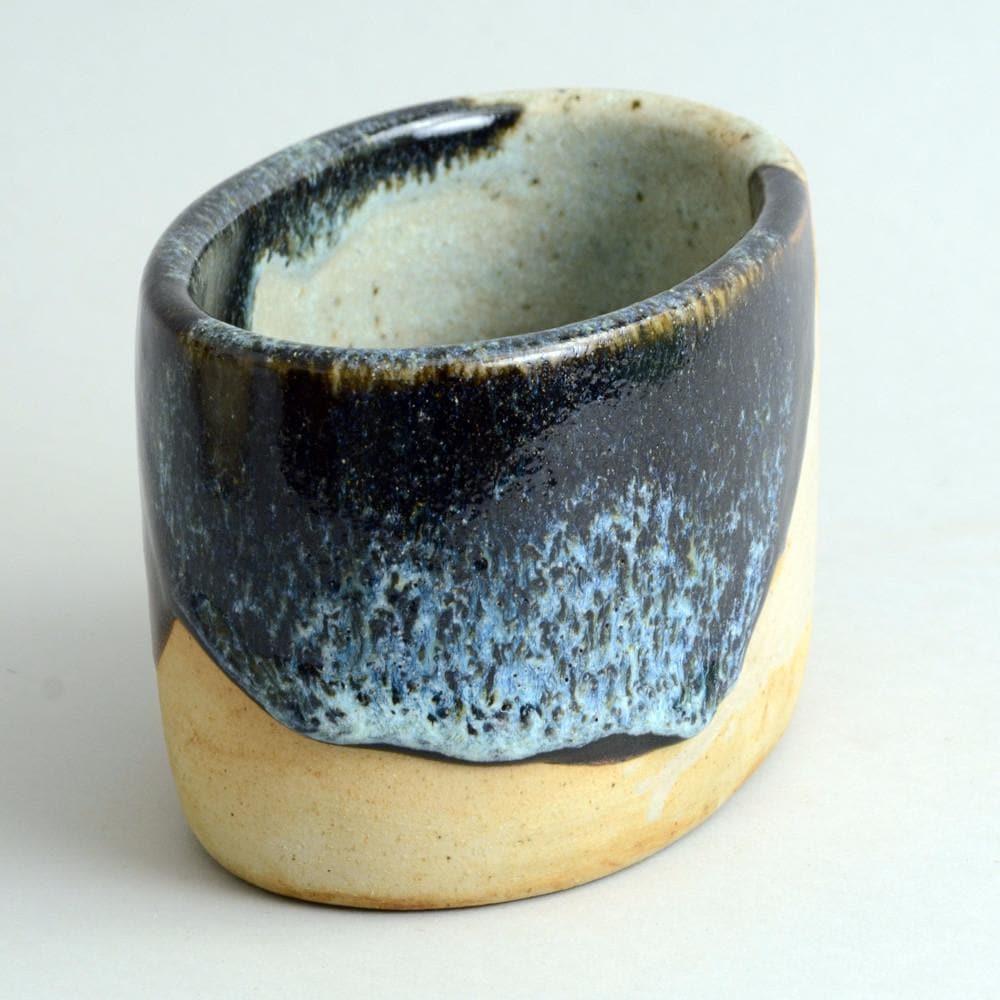 Stoneware vase by Conny Walther F2013 - Freeforms