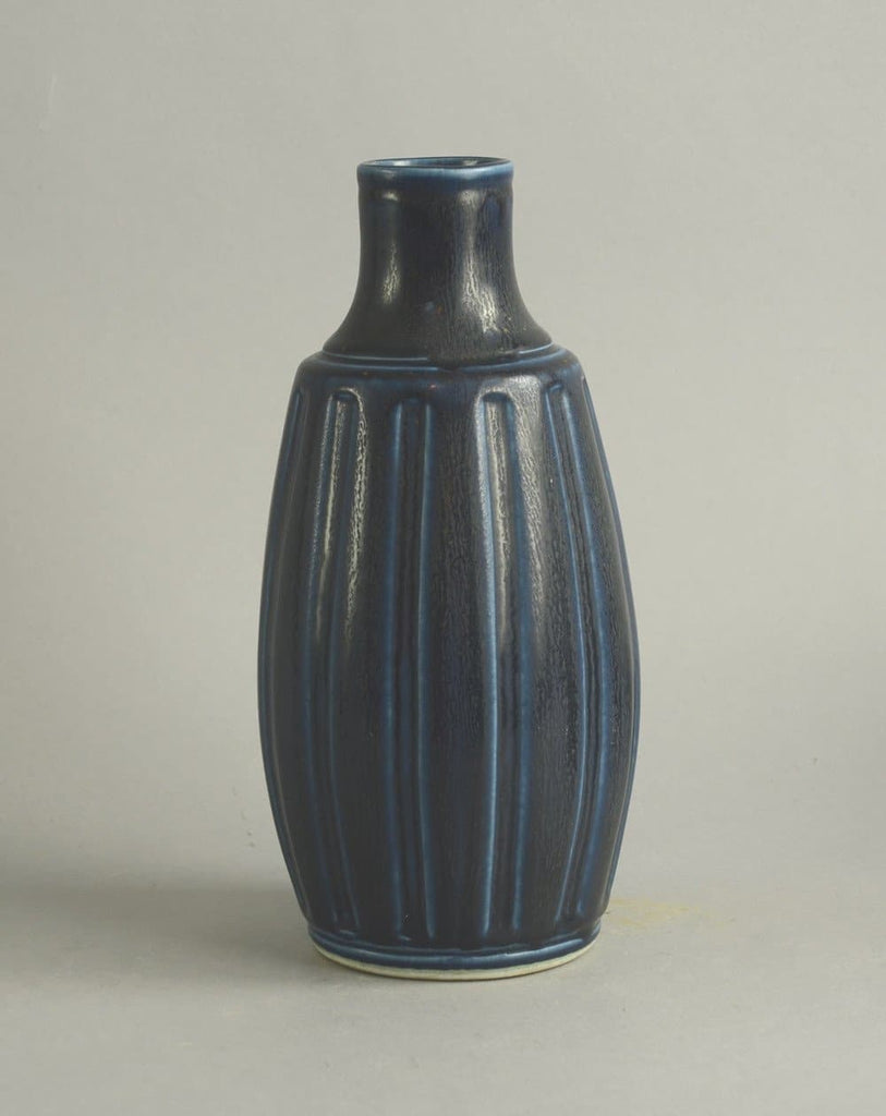 Stoneware vase by Wilhelm Kage B4025 - Freeforms