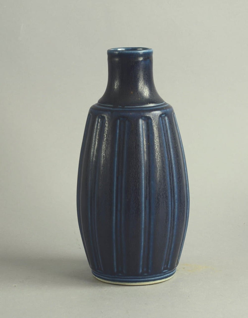 Stoneware vase by Wilhelm Kage B4025 - Freeforms