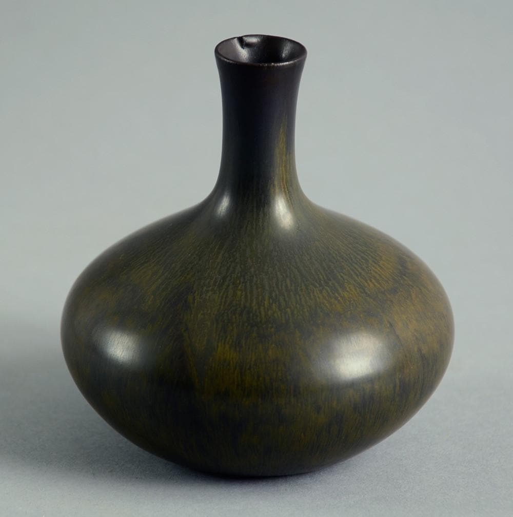 Stoneware vase with dark brown matte glaze by Carl Harry Stalhane A1591 - Freeforms