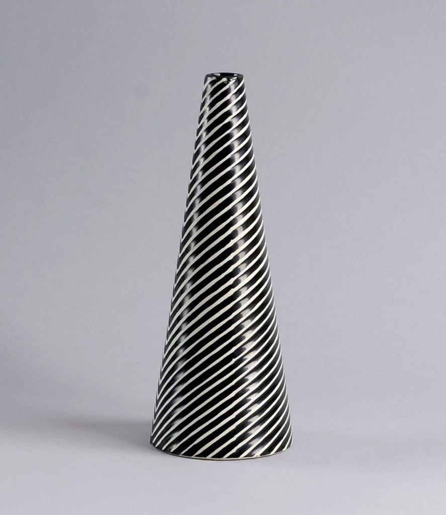 Stoneware vase with glossy black and white glaze by Stig Lindberg B3470 - Freeforms