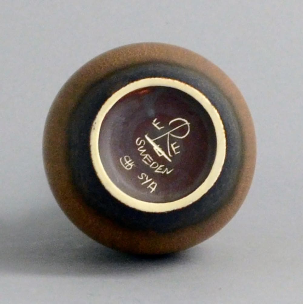 Stoneware vase with reddish brown glaze by Carl Harry Stålhane A1721 - Freeforms