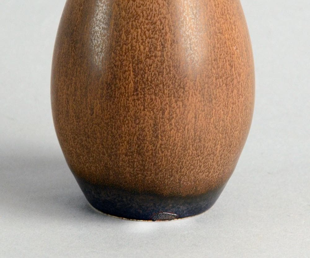Stoneware vase with reddish brown glaze by Carl Harry Stålhane A1721 - Freeforms