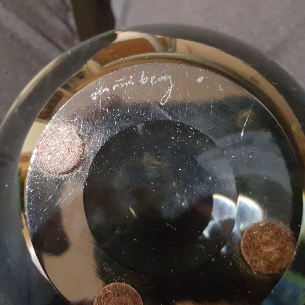 Strombergshyttan glass orb paperweight N9287 - Freeforms