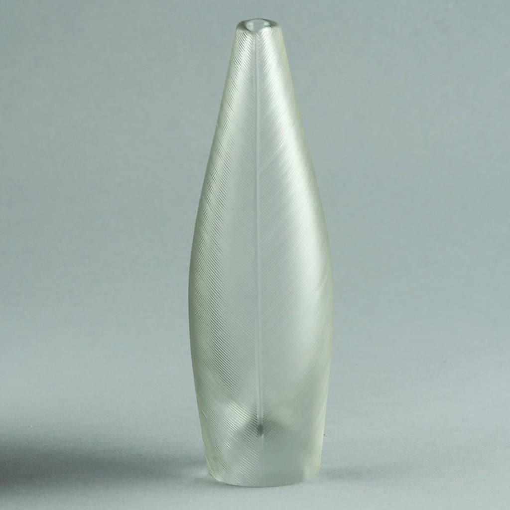 Tapio Wirkkala for Iittala, Engraved vase in clear glass C5475 - Freeforms