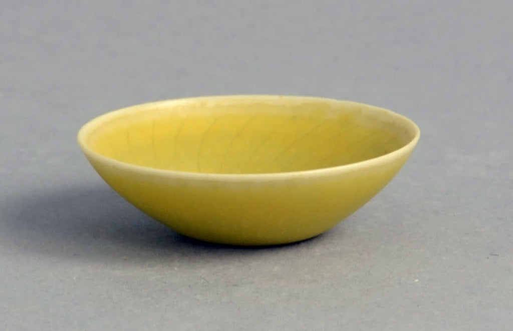 Unique miniature stoneware bowl by Stig Lindberg B3995 - Freeforms