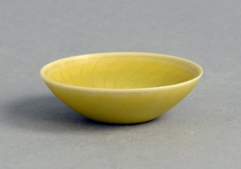 Unique miniature stoneware bowl by Stig Lindberg B3995 - Freeforms