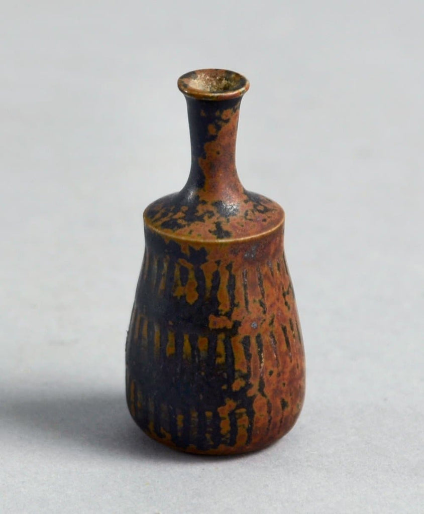 Unique miniature stoneware vase by Stig Lindberg B3516 - Freeforms