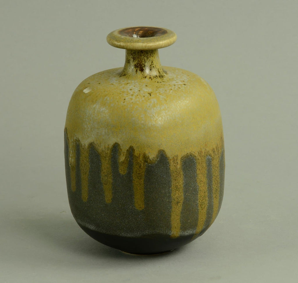 Unique stoneware bottle vase by Gerald and Gottlind Weigel C5160 - Freeforms