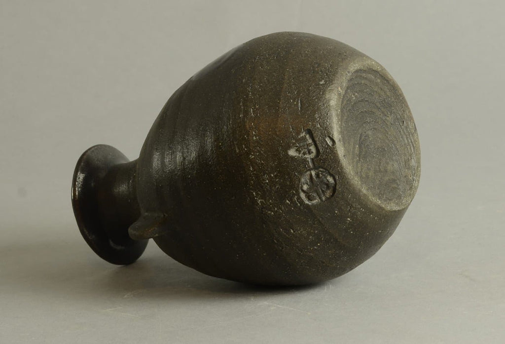 Unique stoneware bottle vase by Janet Leach N6406 - Freeforms