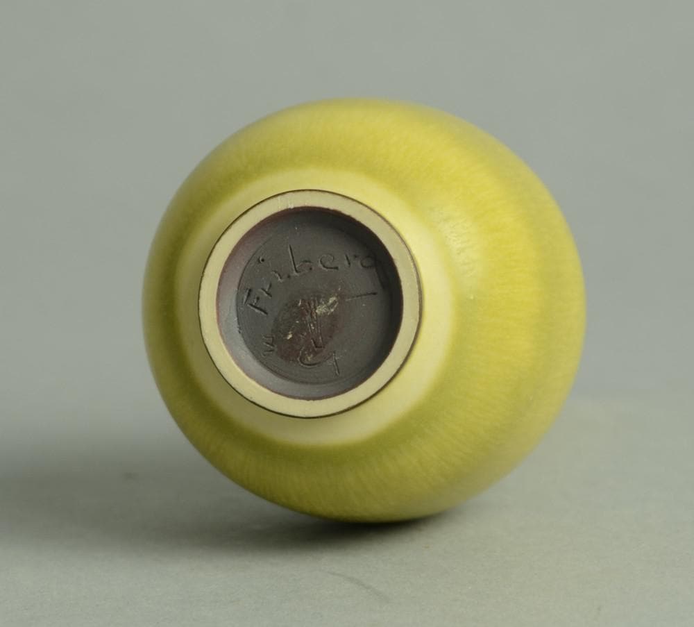 Unique stoneware cabinet vase by Berndt Friberg A1077 - Freeforms