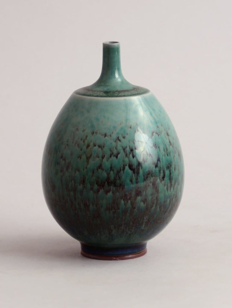 Unique stoneware cabinet vase by Berndt Friberg N8213 - Freeforms