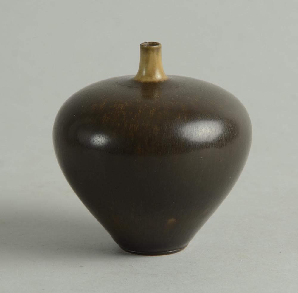 Unique stoneware cabinet vase by Berndt Friberg N9433 - Freeforms