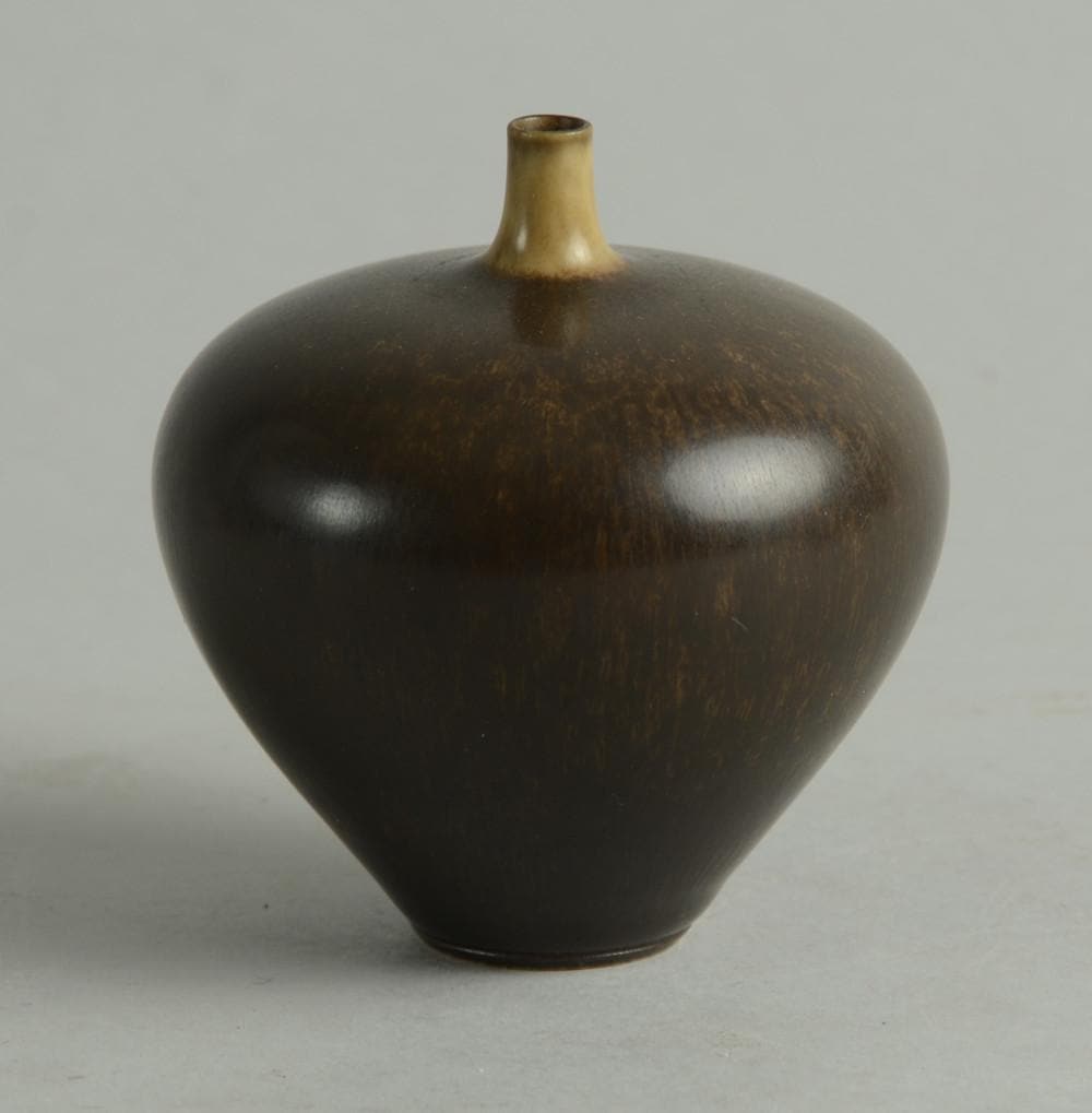 Unique stoneware cabinet vase by Berndt Friberg N9433 - Freeforms